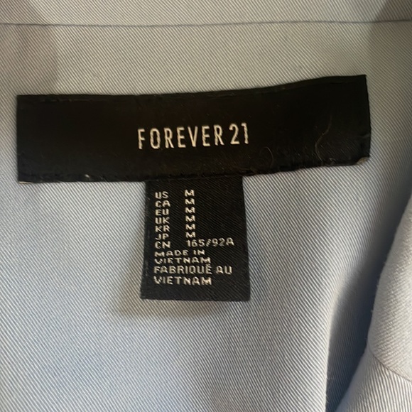 Light Blue Blazer, one button closure, size Medium,fitted - Picture 5 of 10